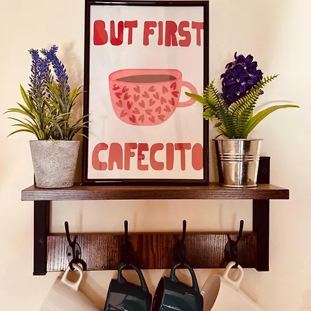 Rincon Arabe Junto Al Templo Y Ayuntamiento