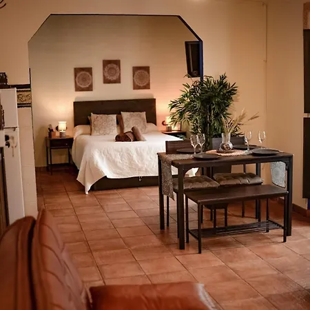 Rincon Arabe Junto Al Templo Y Ayuntamiento *