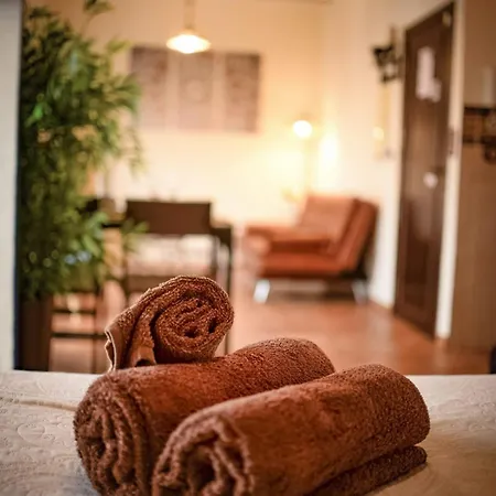 Rincon Arabe Junto Al Templo Y Ayuntamiento Lejlighed