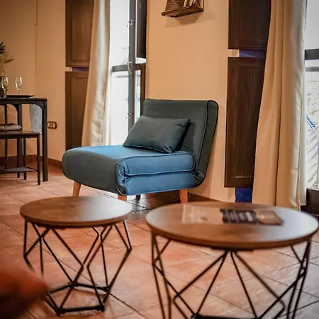 Rincon Arabe Junto Al Templo Y Ayuntamiento *