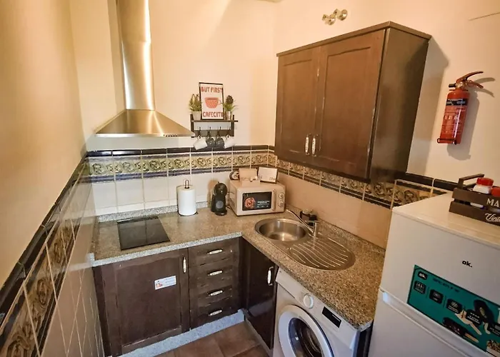 Rincon Arabe Junto Al Templo Y Ayuntamiento * Cordoba