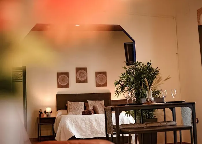 Rincon Arabe Junto Al Templo Y Ayuntamiento