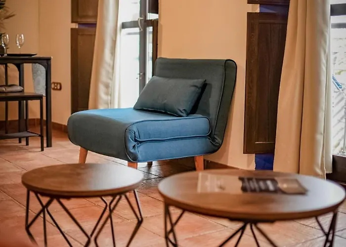 Rincon Arabe Junto Al Templo Y Ayuntamiento *